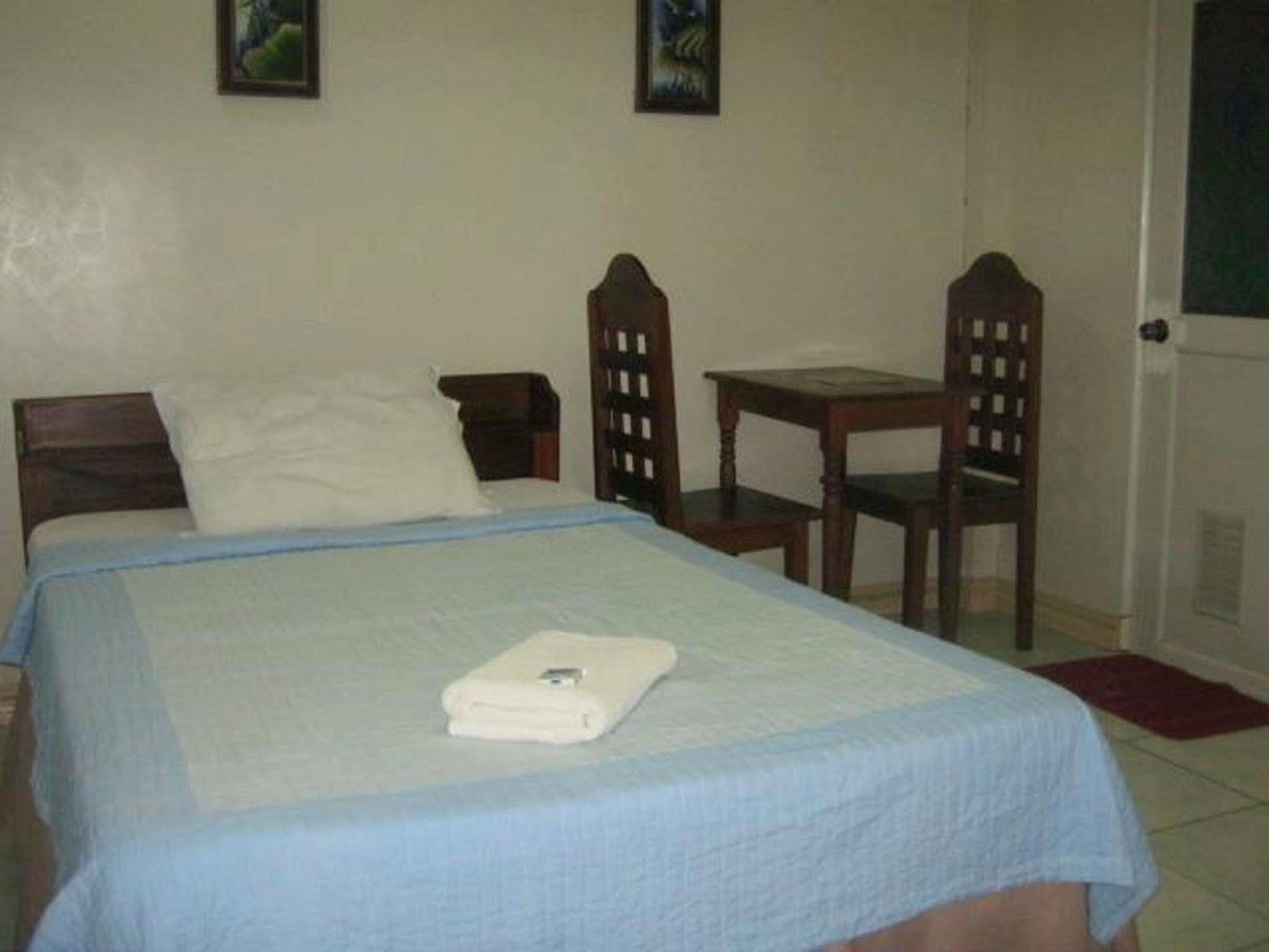 Liberty Park Pension Puerto Princesa Eksteriør bilde